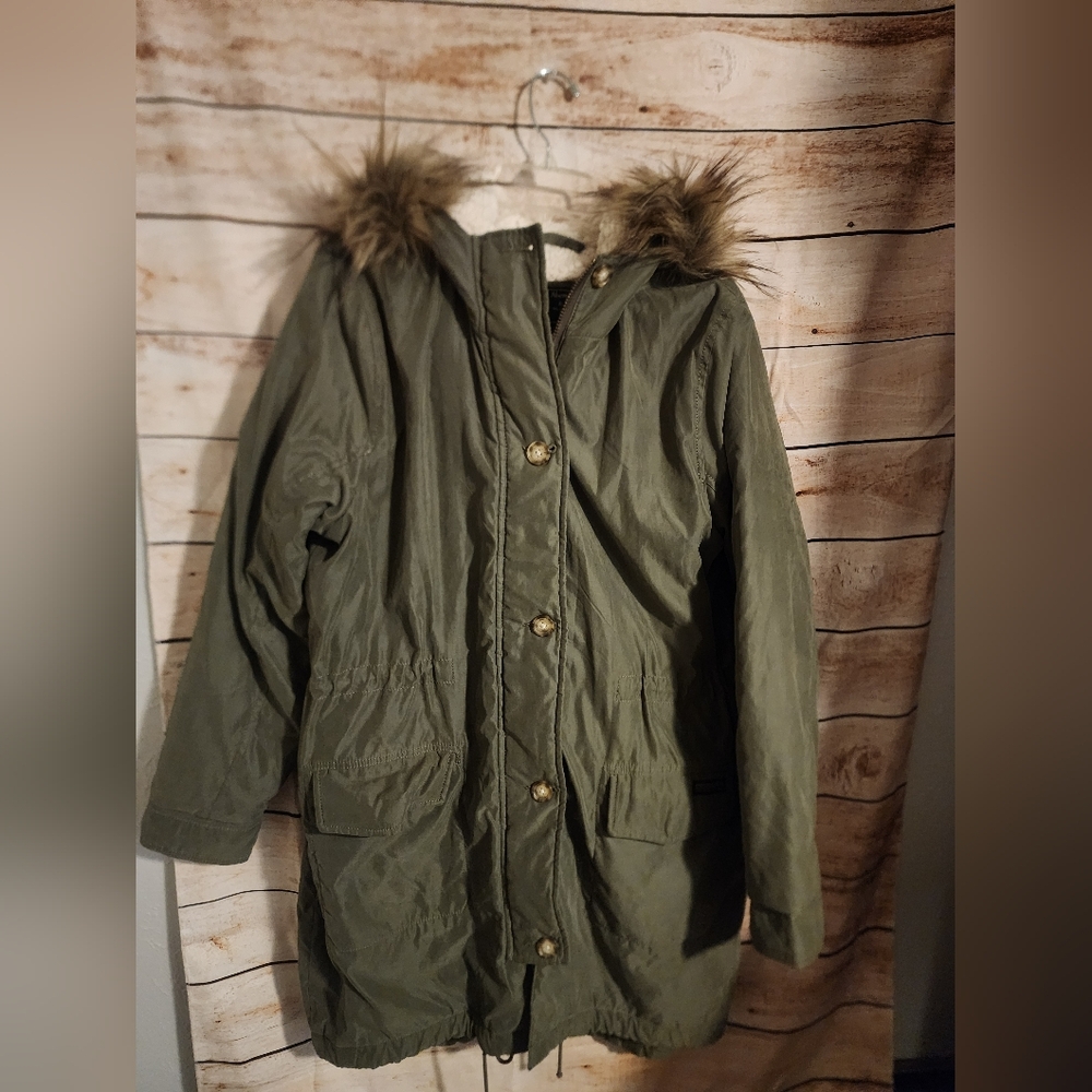 Abercrombie & Fitch Khaki Utility Jacket with Faux Fur Hood - Picture 8 of 13